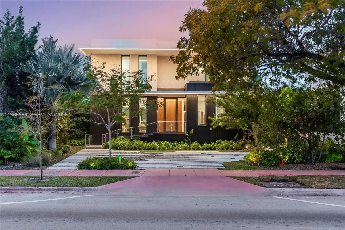 4354 Alton Rd, Miami Beach FL 33140