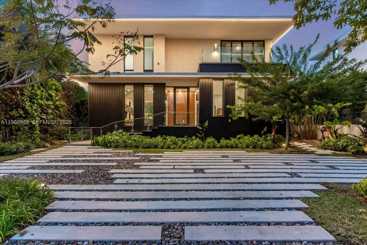 4354 Alton Rd, Miami Beach FL 33140