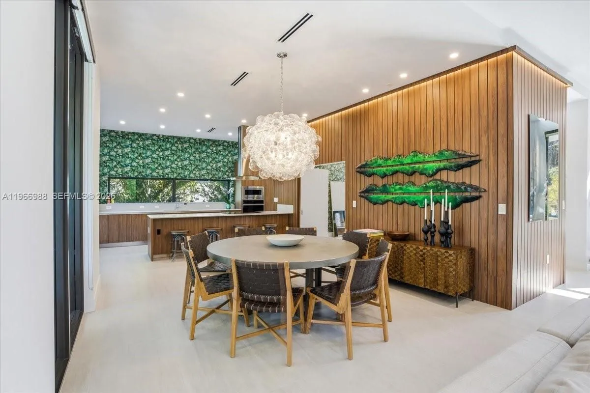 4354 Alton Rd, Miami Beach FL 33140