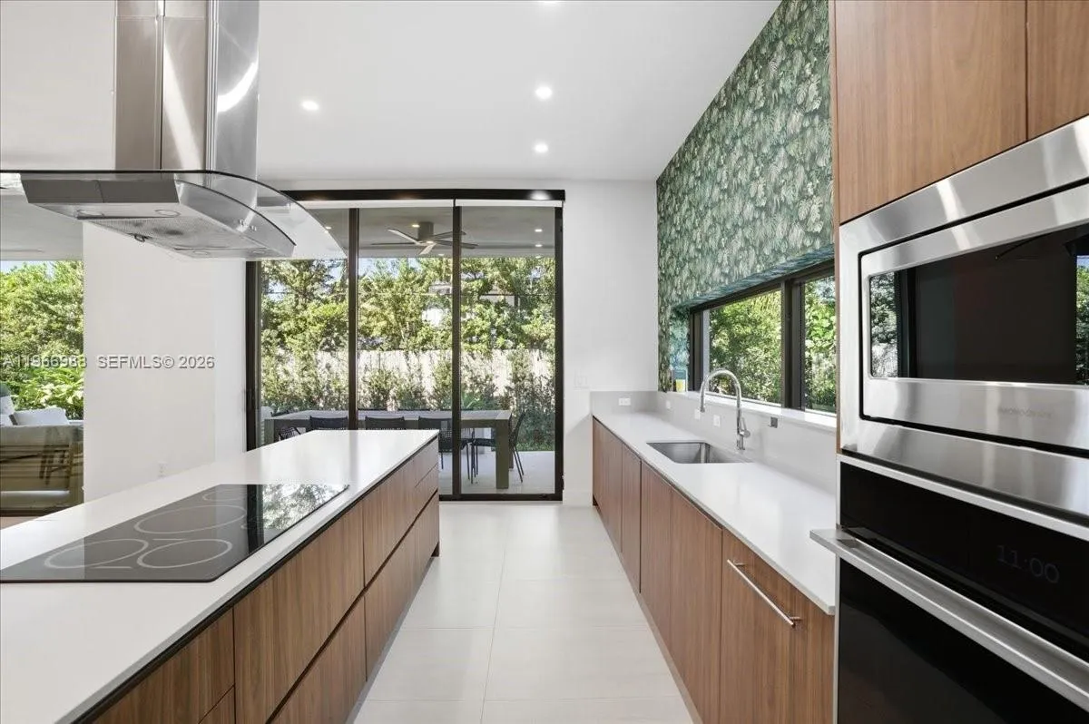 4354 Alton Rd, Miami Beach FL 33140