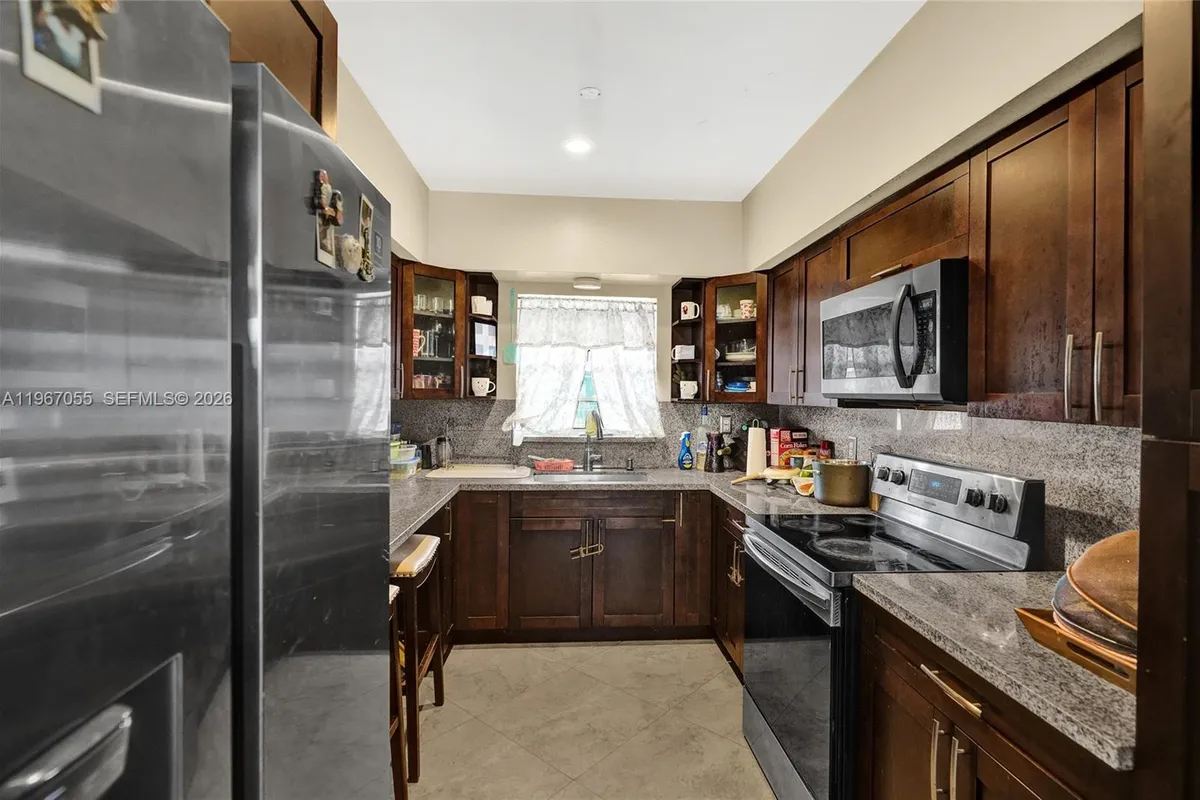 1775 NE 147th St, Miami FL 33181