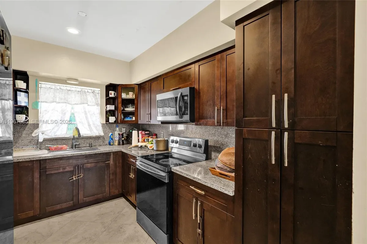 1775 NE 147th St, Miami FL 33181