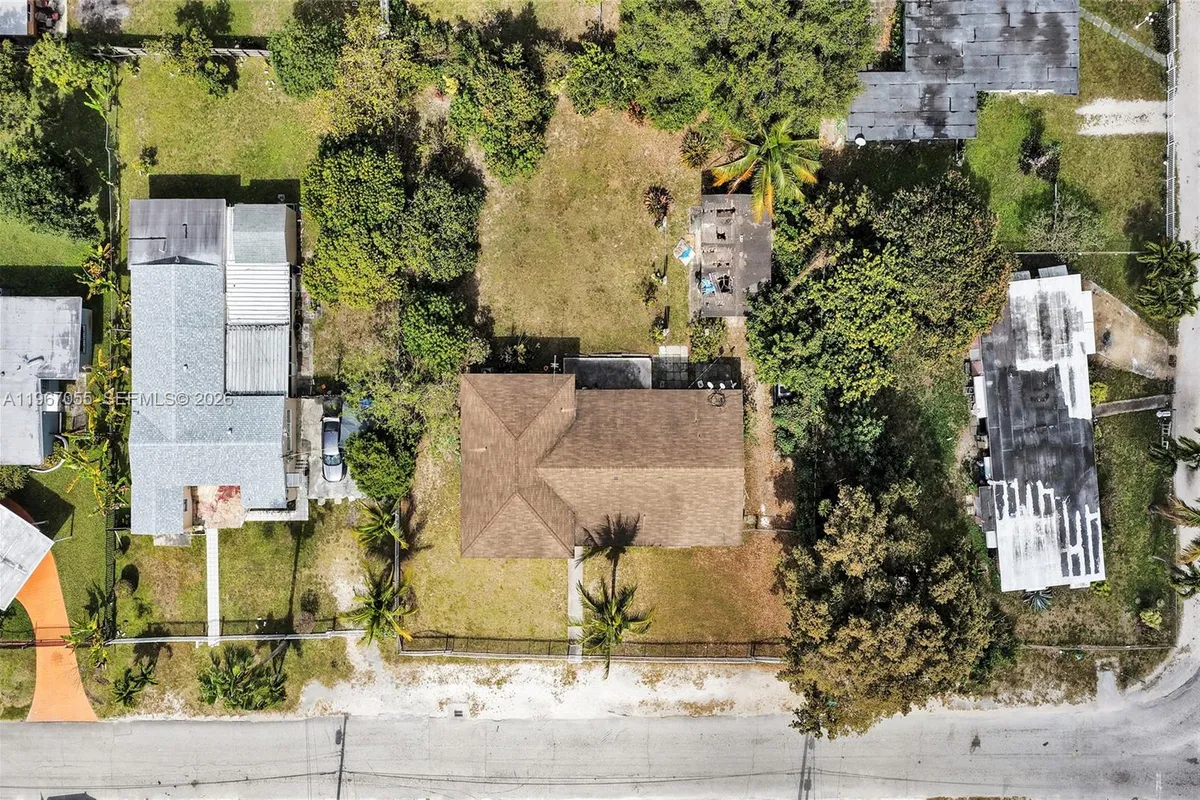 1775 NE 147th St, Miami FL 33181