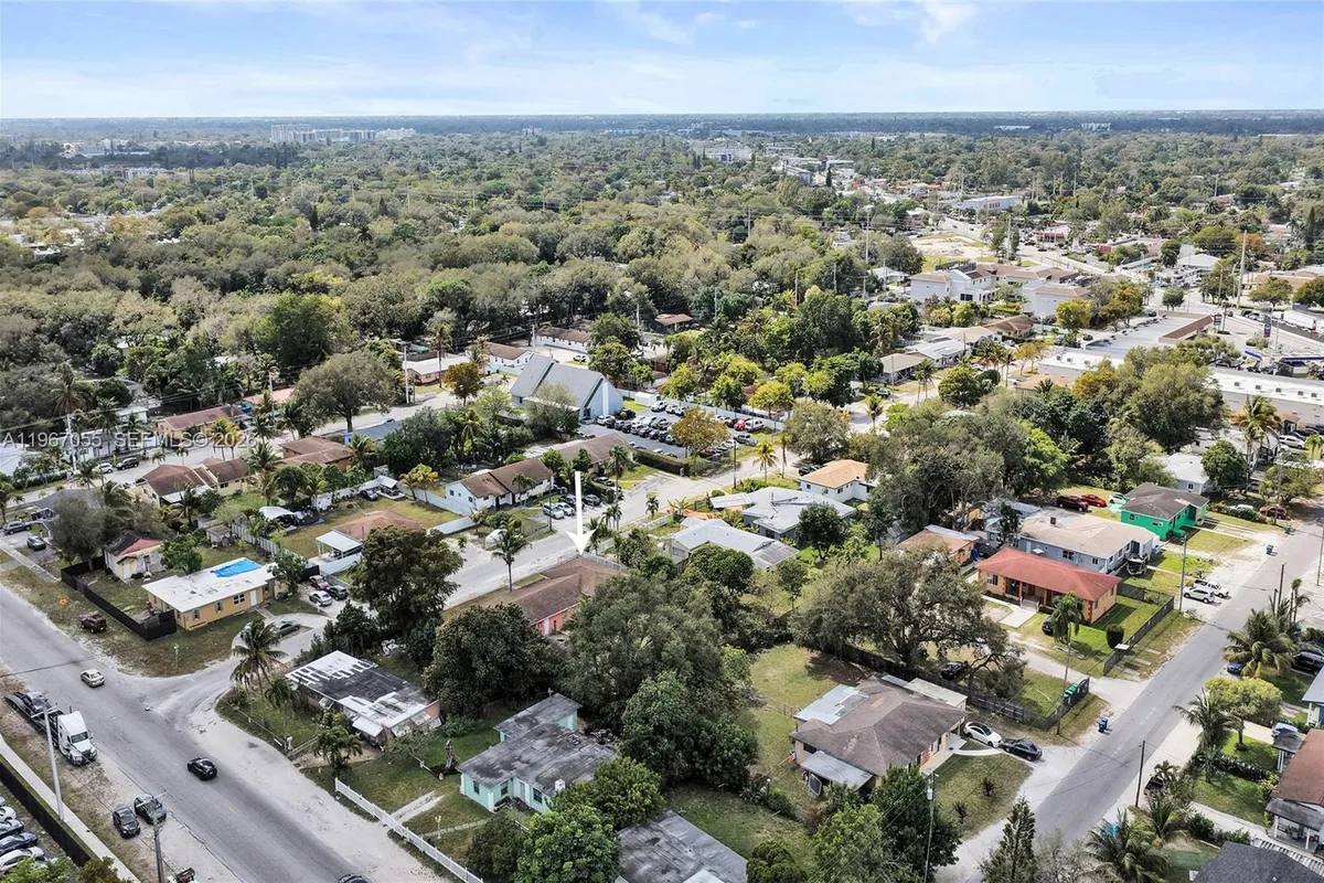 1775 NE 147th St, Miami FL 33181