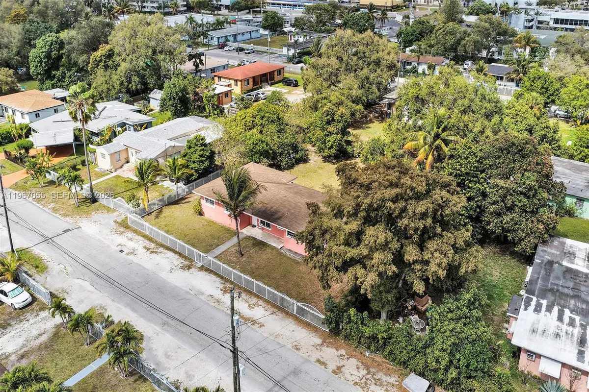 1775 NE 147th St, Miami FL 33181