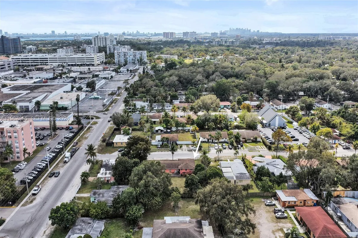 1775 NE 147th St, Miami FL 33181