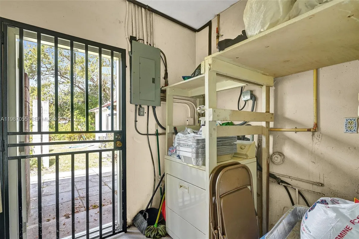 1775 NE 147th St, Miami FL 33181