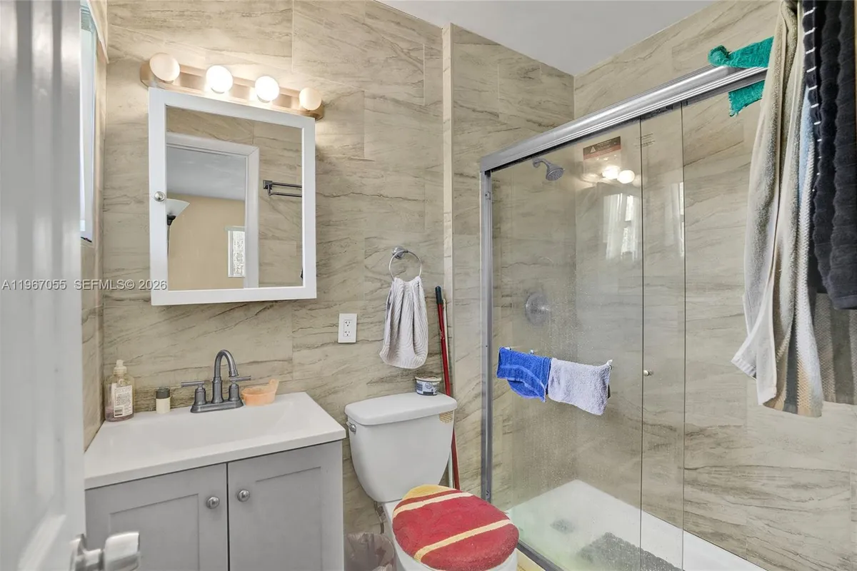 1775 NE 147th St, Miami FL 33181