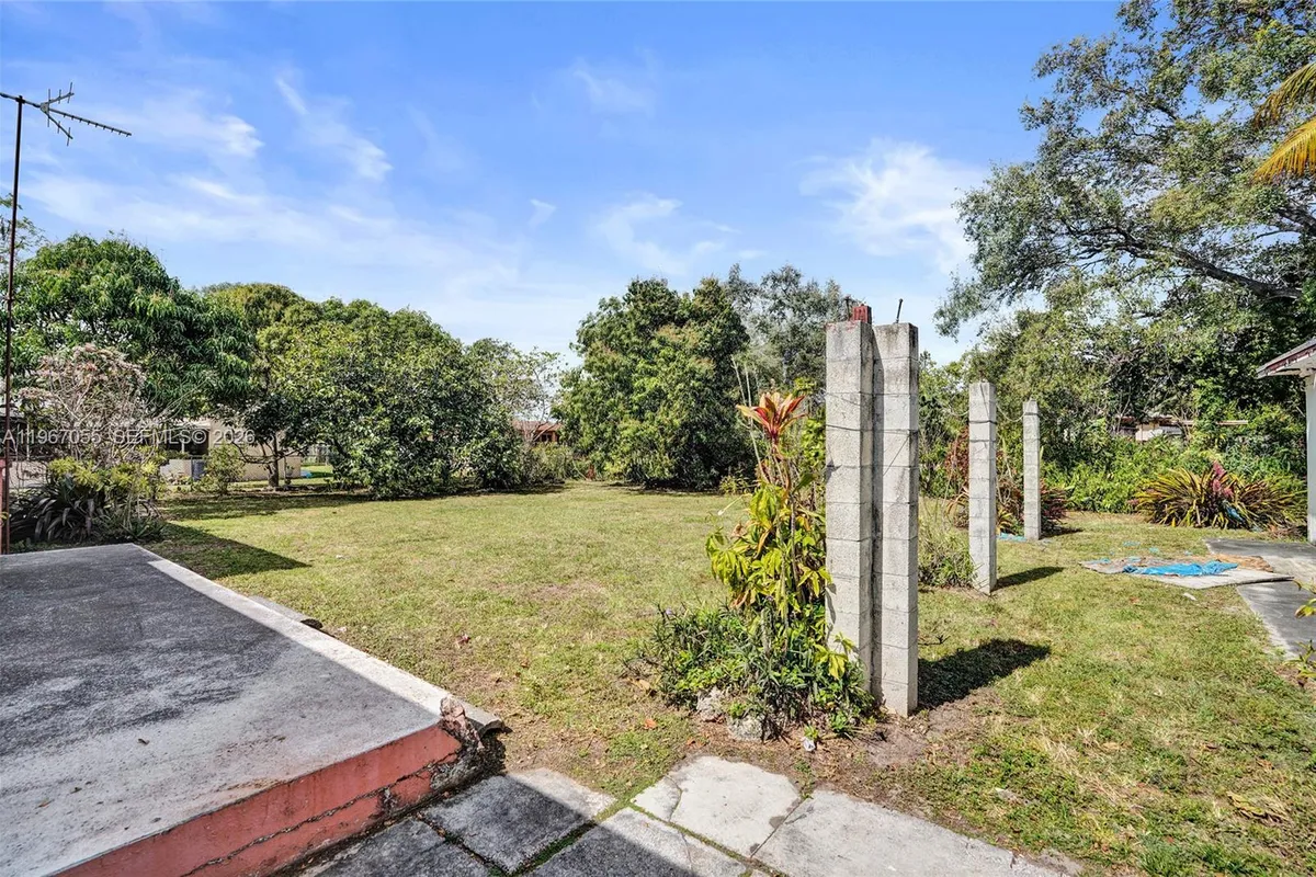 1775 NE 147th St, Miami FL 33181