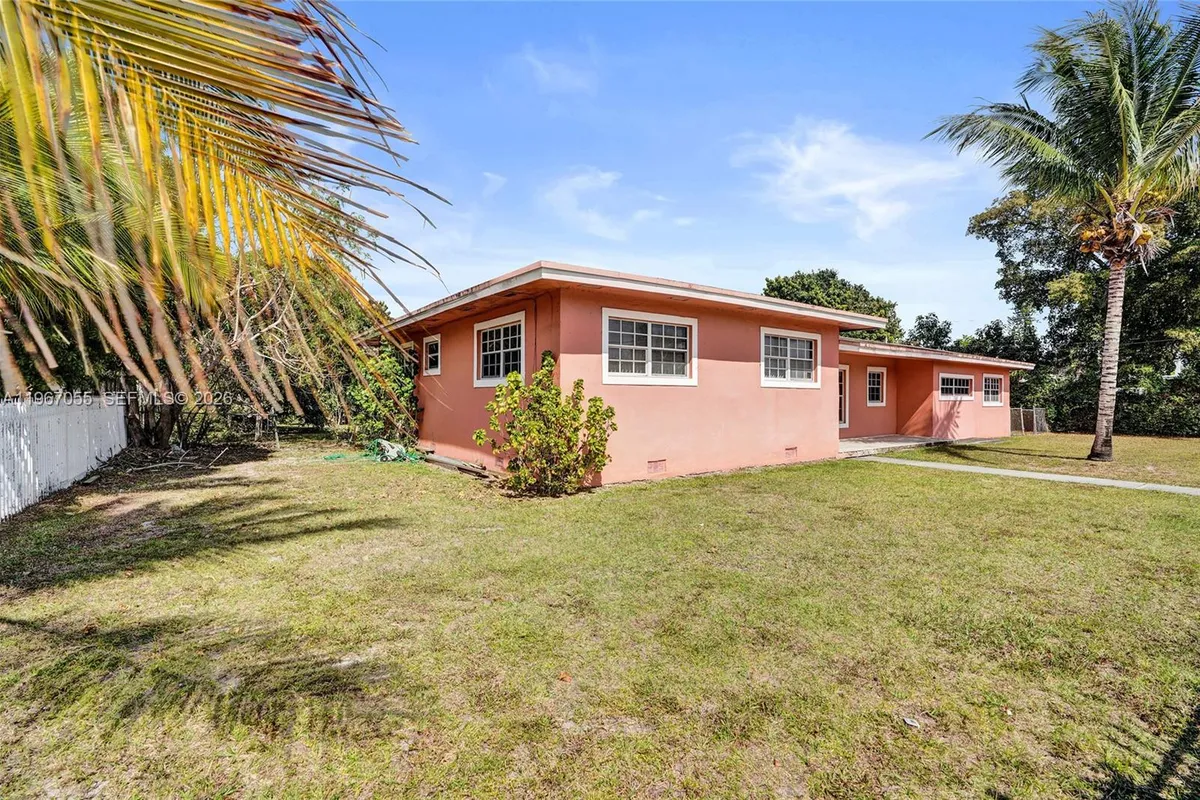 1775 NE 147th St, Miami FL 33181