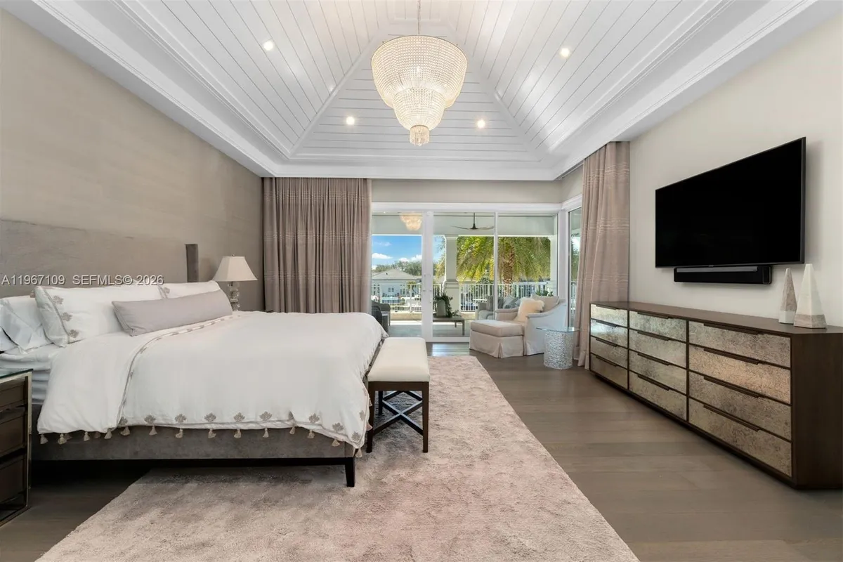 550 Marquesa Dr, Coral Gables FL 33156