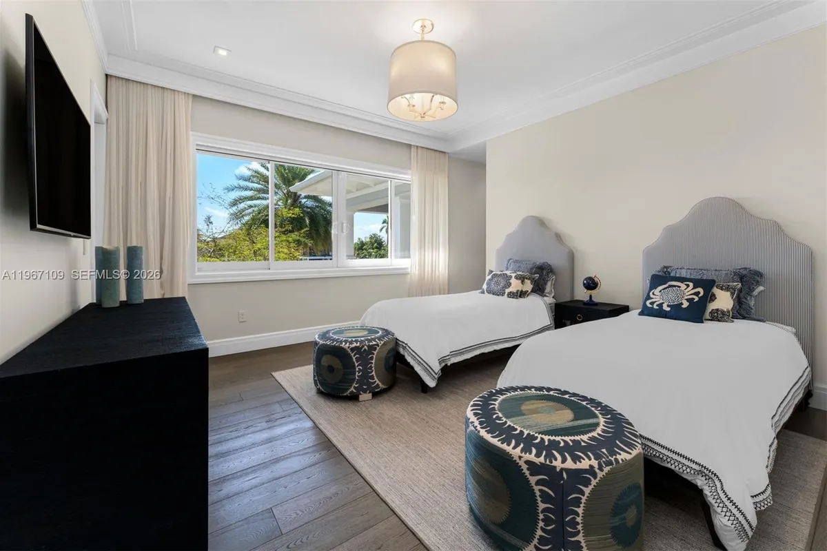 550 Marquesa Dr, Coral Gables FL 33156