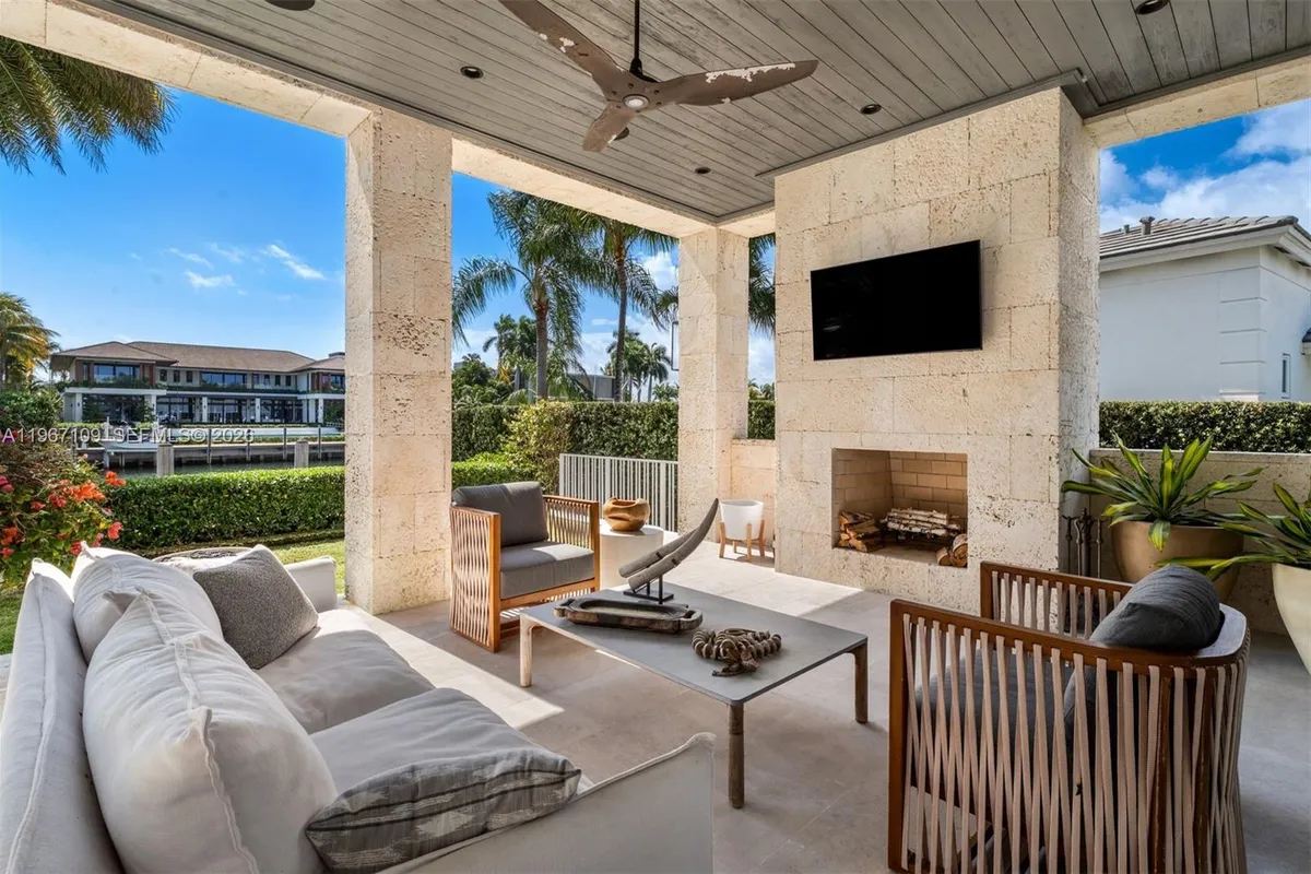 550 Marquesa Dr, Coral Gables FL 33156