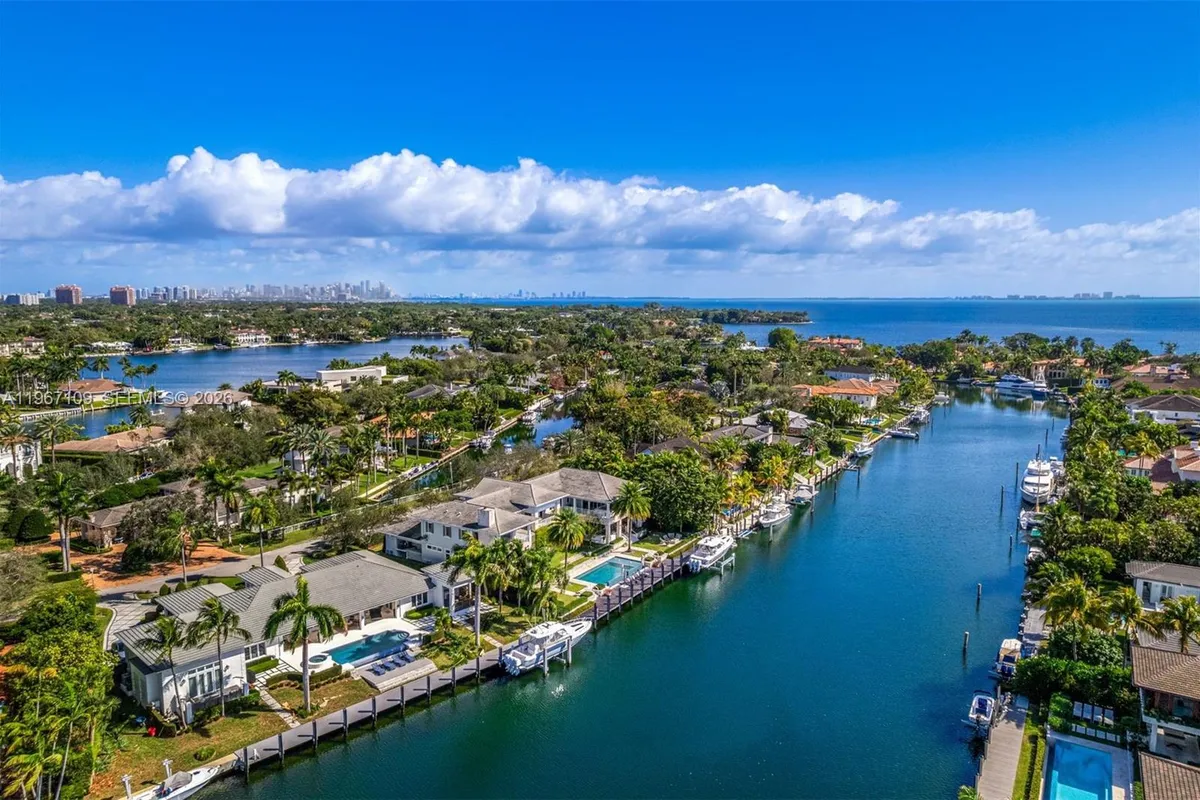 550 Marquesa Dr, Coral Gables FL 33156