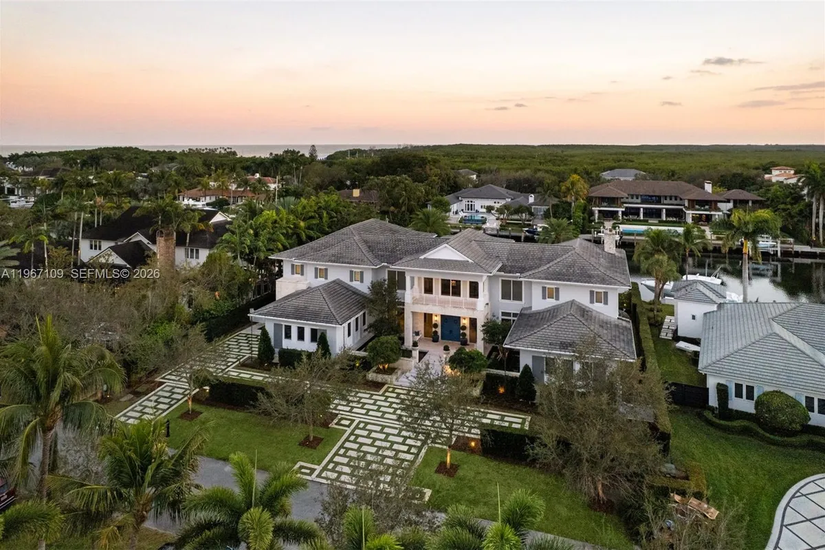 550 Marquesa Dr, Coral Gables FL 33156