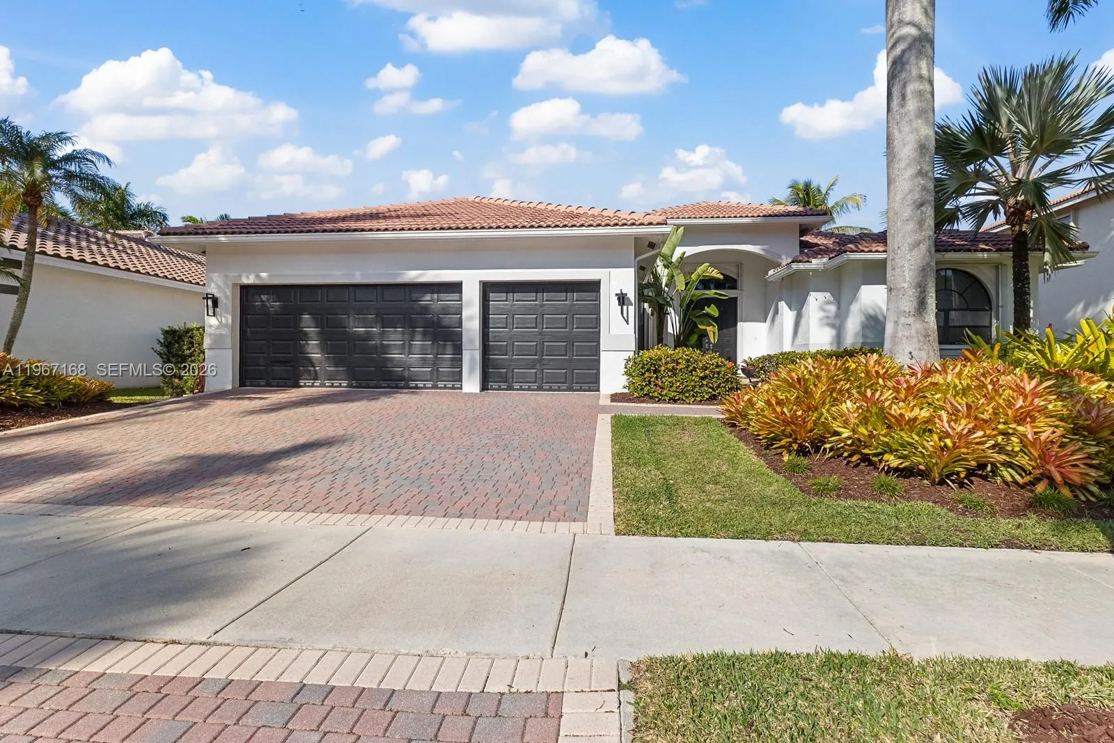 1774 Harbor Pointe Circle, Weston FL 33327