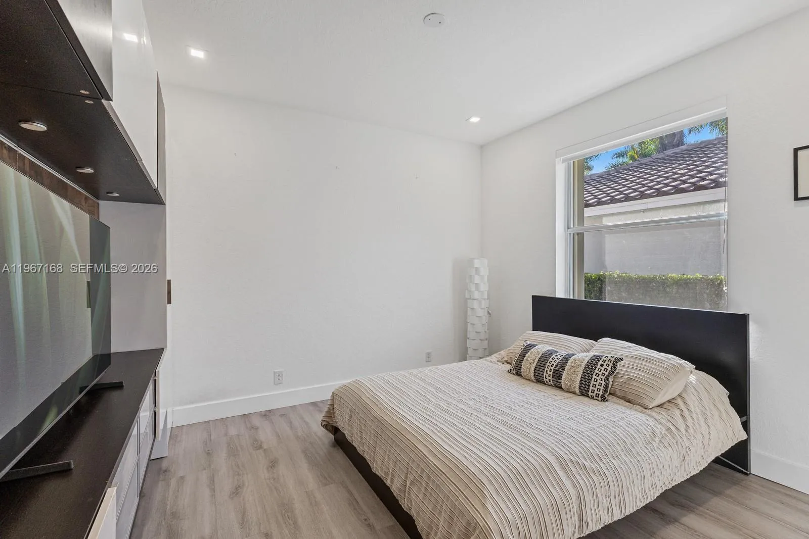 1774 Harbor Pointe Circle, Weston FL 33327