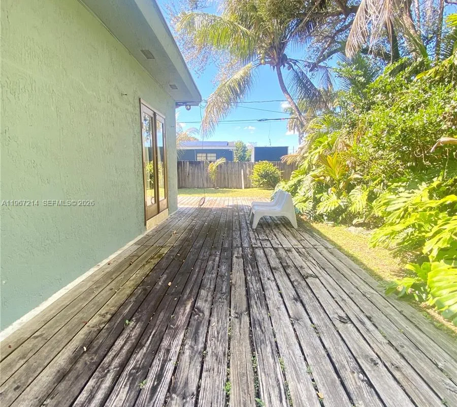 5975 SW 60th St, South Miami FL 33143