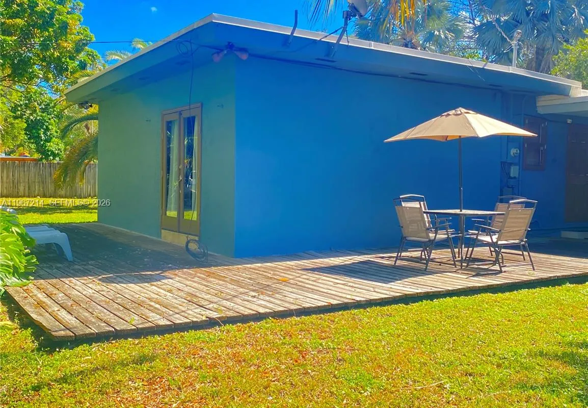 5975 SW 60th St, South Miami FL 33143