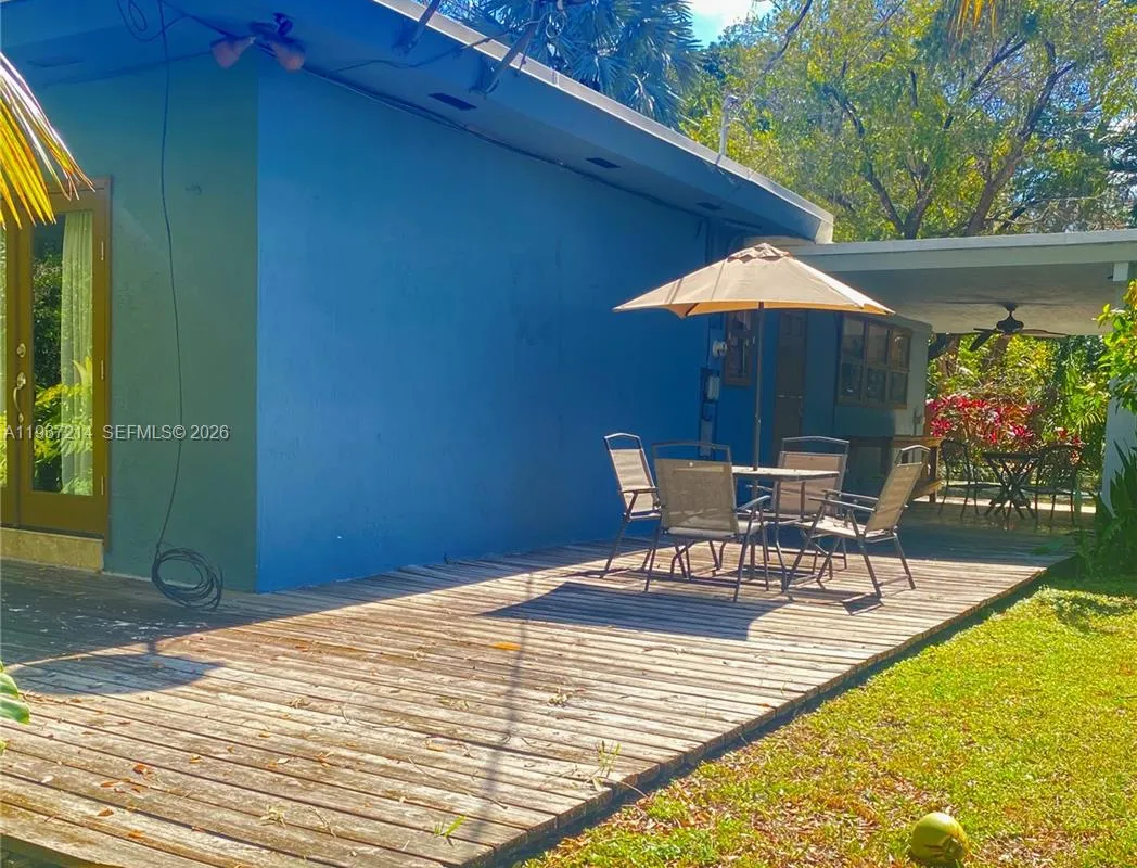 5975 SW 60th St, South Miami FL 33143