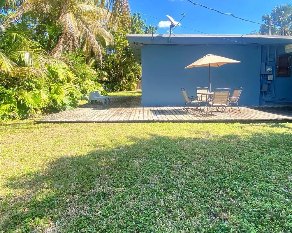 5975 SW 60th St, South Miami FL 33143