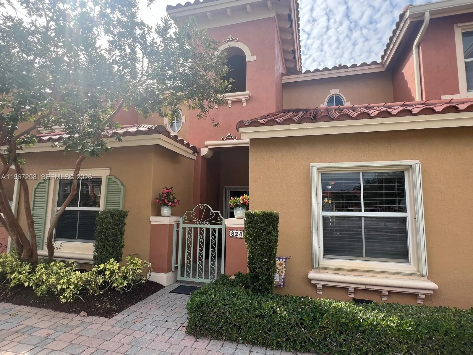 824 SW 143rd Ter # 203, Pembroke Pines FL 33027