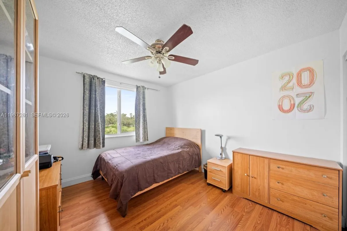 1340 NW 125th Ter, Sunrise FL 33323