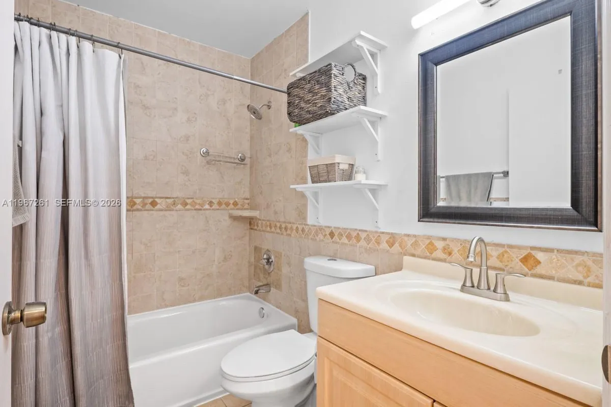 1340 NW 125th Ter, Sunrise FL 33323