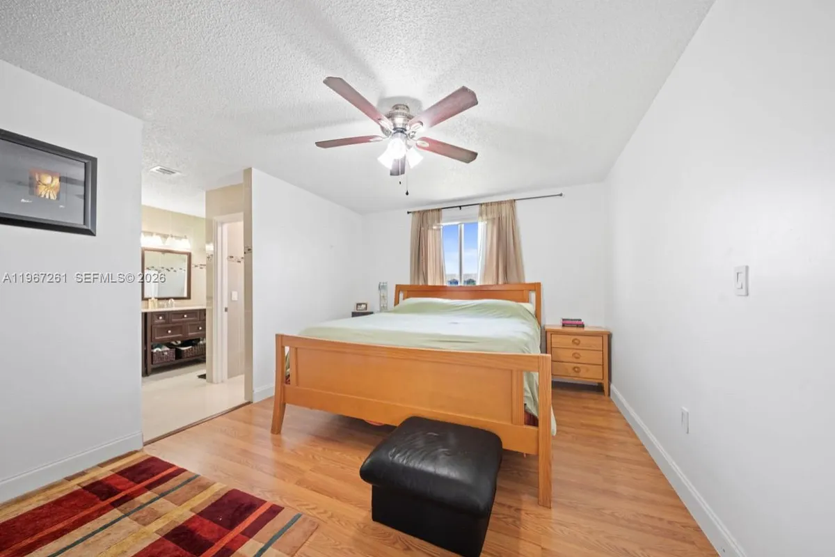 1340 NW 125th Ter, Sunrise FL 33323