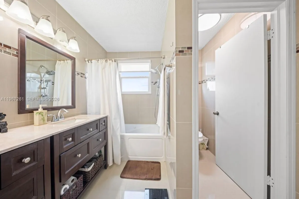 1340 NW 125th Ter, Sunrise FL 33323