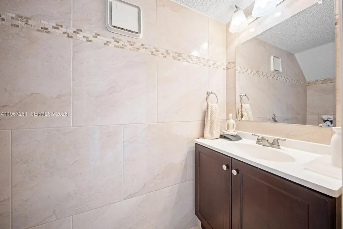 1340 NW 125th Ter, Sunrise FL 33323