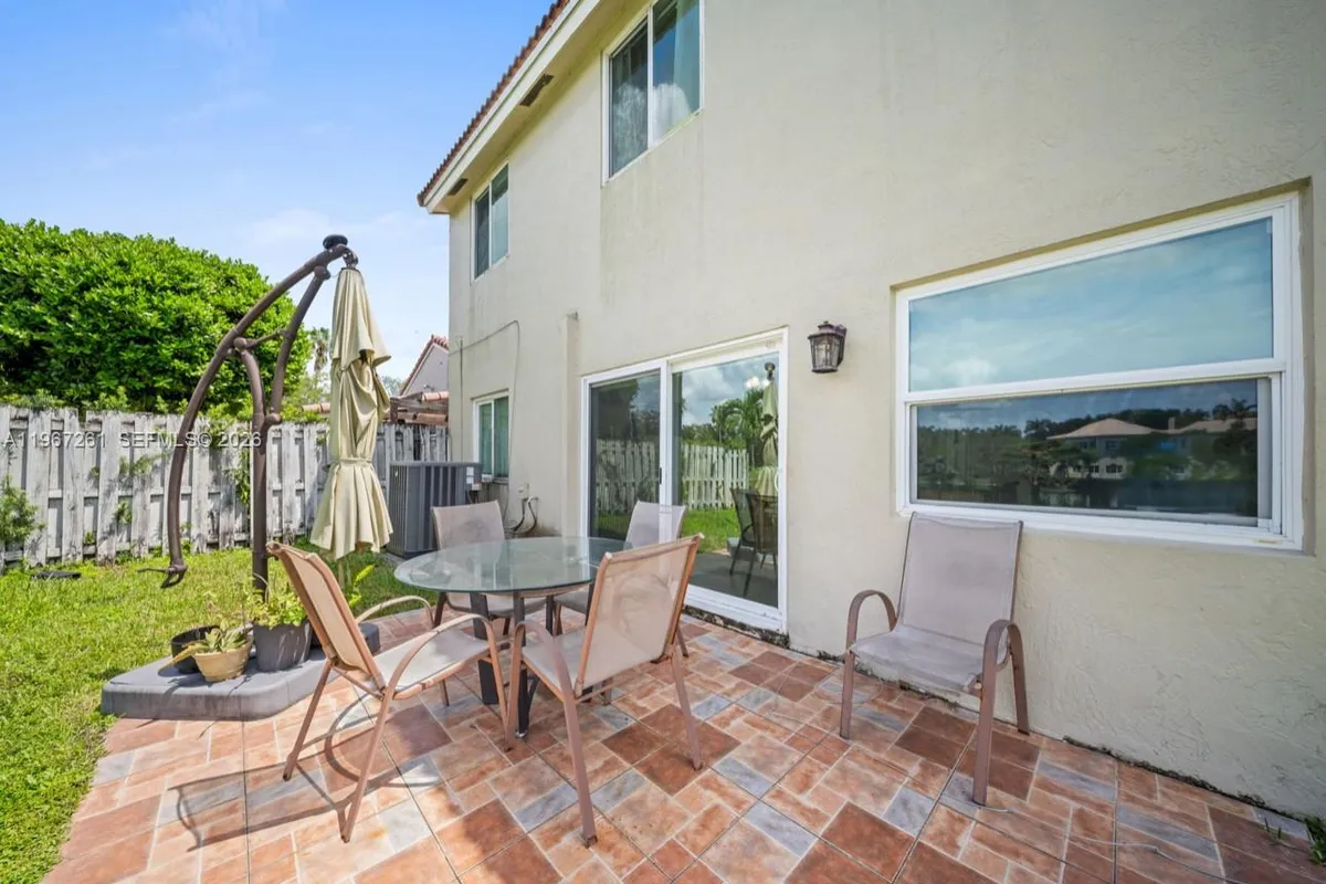 1340 NW 125th Ter, Sunrise FL 33323