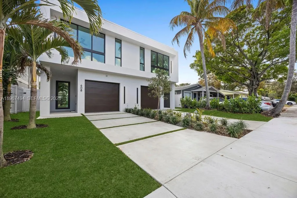 608 SW 16th Ct, Fort Lauderdale FL 33315