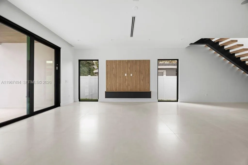 608 SW 16th Ct, Fort Lauderdale FL 33315