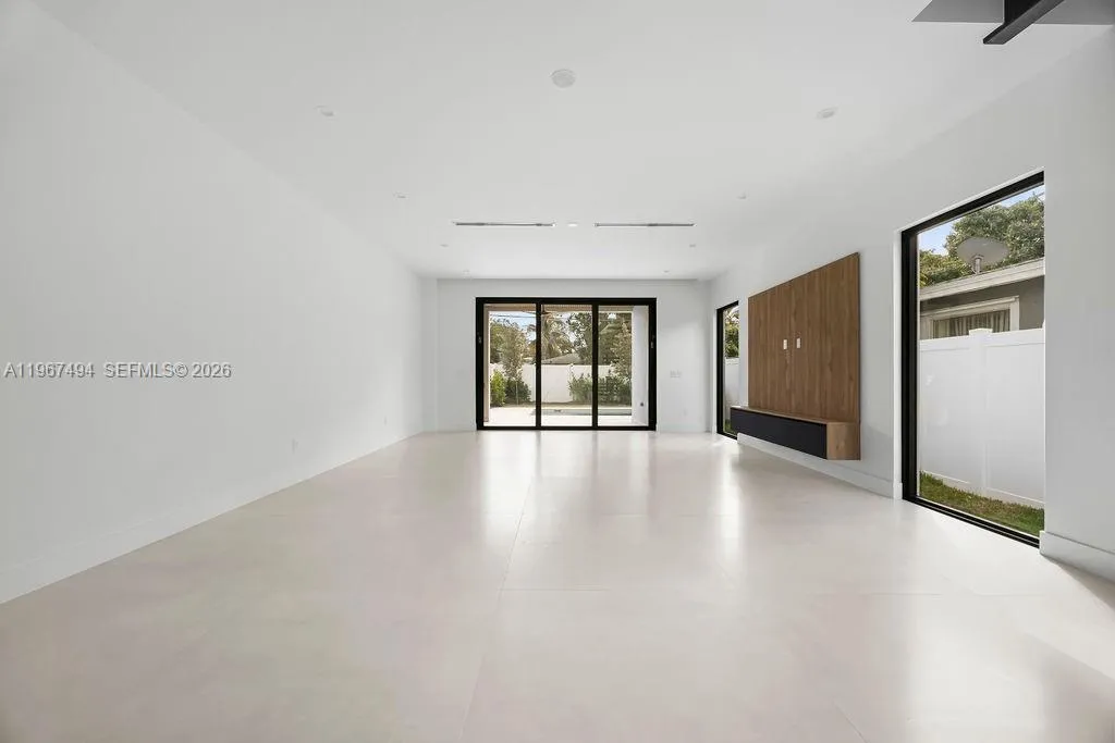 608 SW 16th Ct, Fort Lauderdale FL 33315