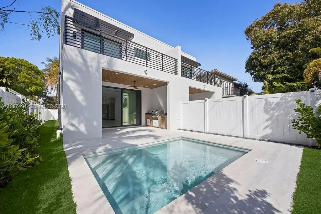 608 SW 16th Ct, Fort Lauderdale FL 33315