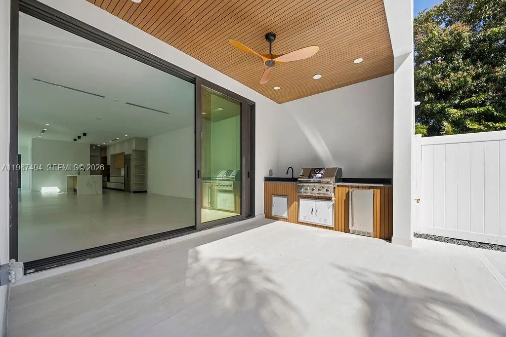 608 SW 16th Ct, Fort Lauderdale FL 33315