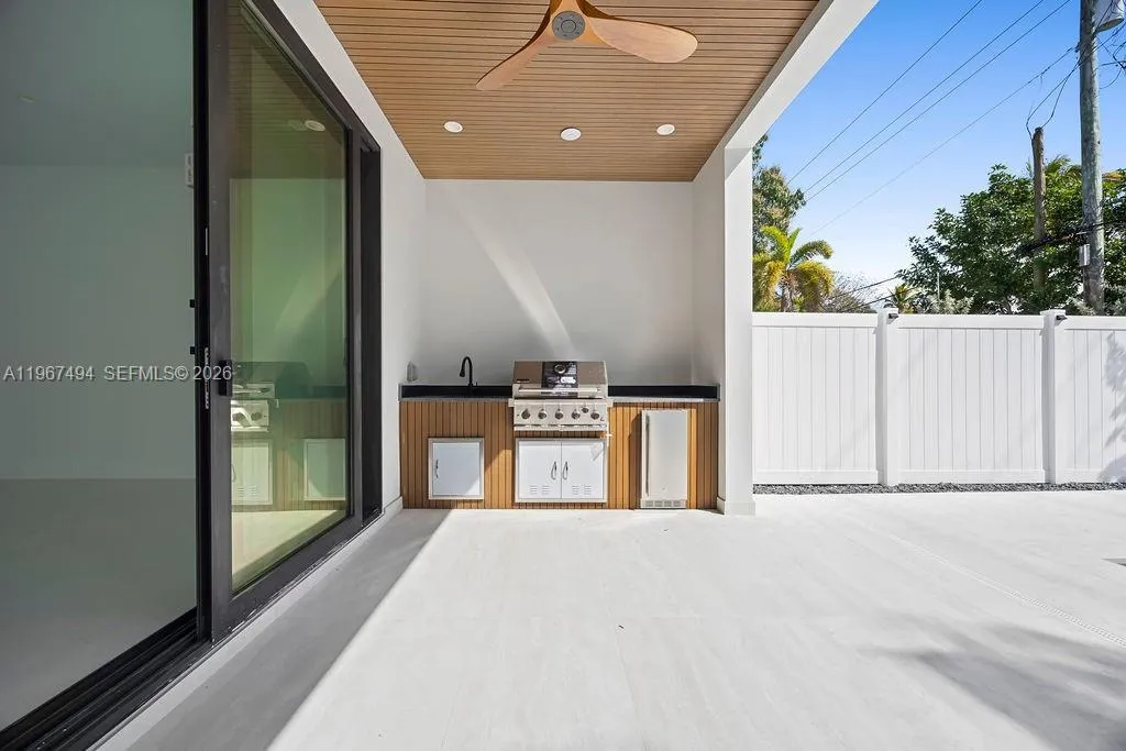 608 SW 16th Ct, Fort Lauderdale FL 33315