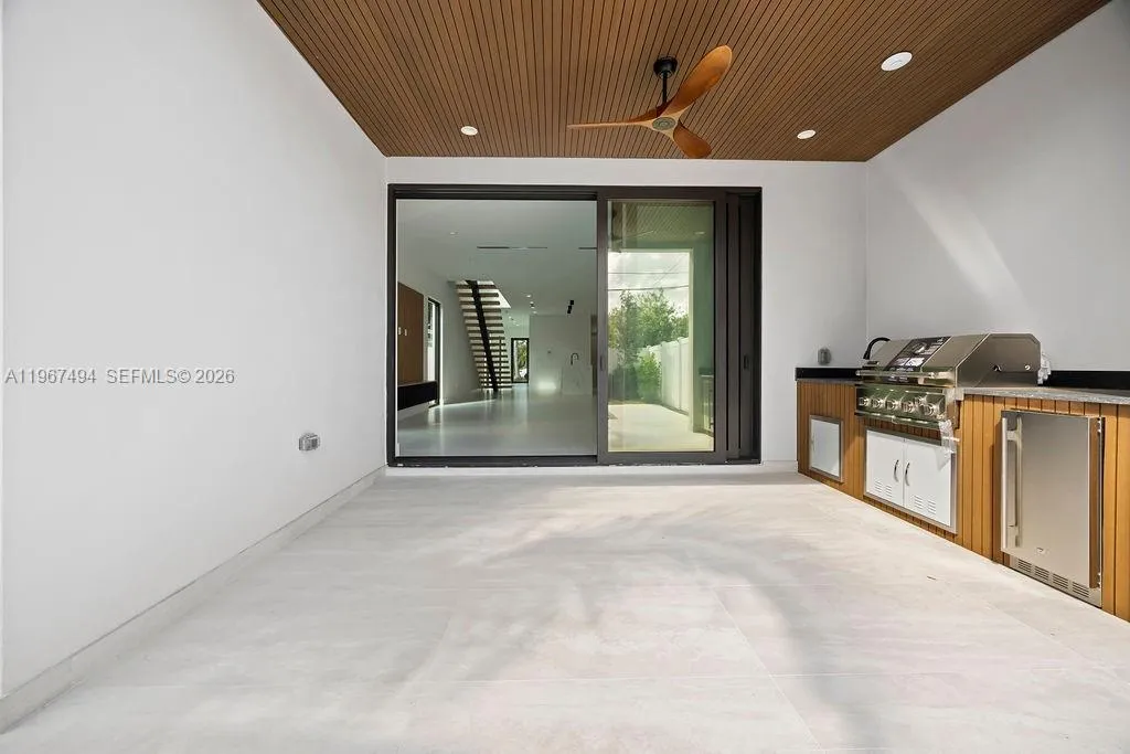 608 SW 16th Ct, Fort Lauderdale FL 33315