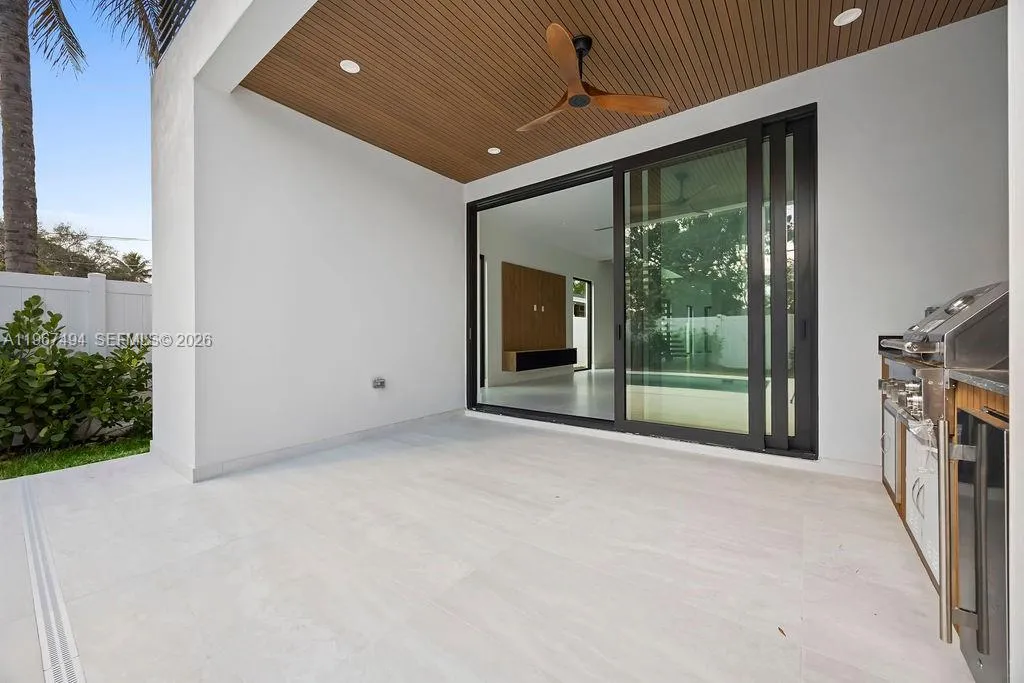 608 SW 16th Ct, Fort Lauderdale FL 33315