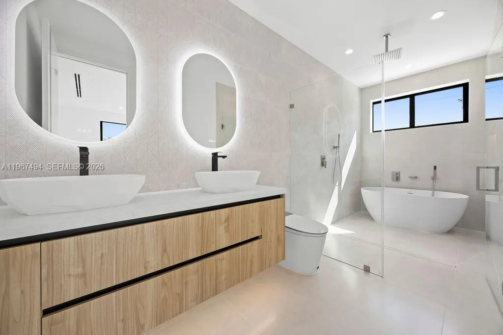 608 SW 16th Ct, Fort Lauderdale FL 33315