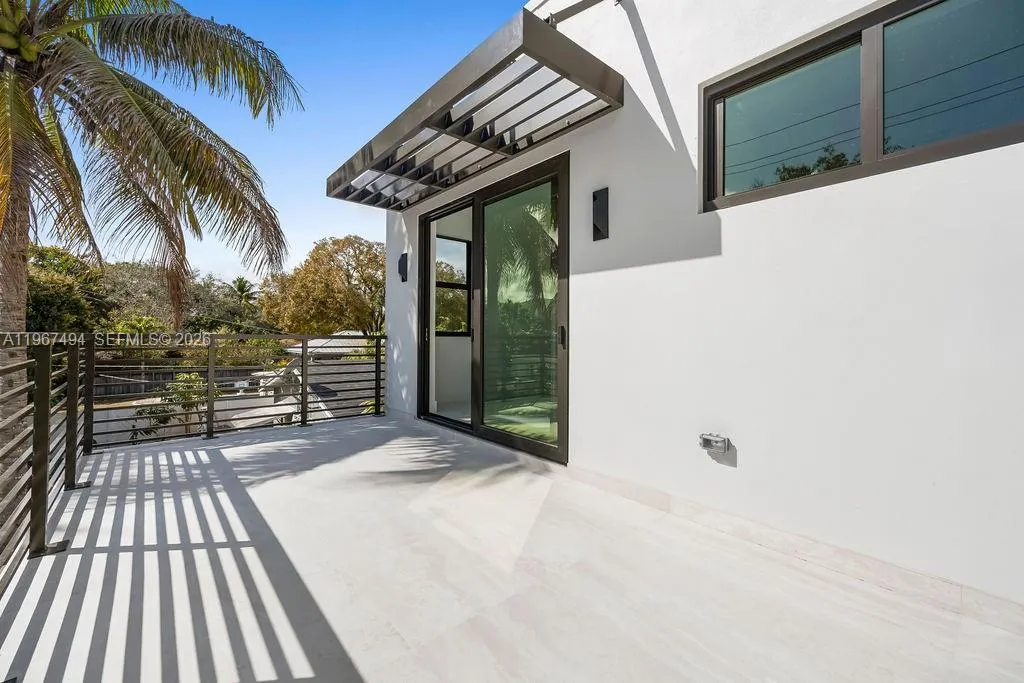 608 SW 16th Ct, Fort Lauderdale FL 33315