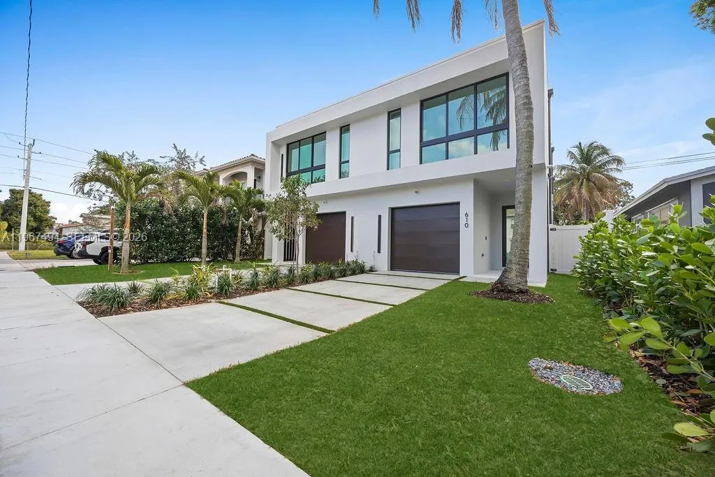 608 SW 16th Ct, Fort Lauderdale FL 33315