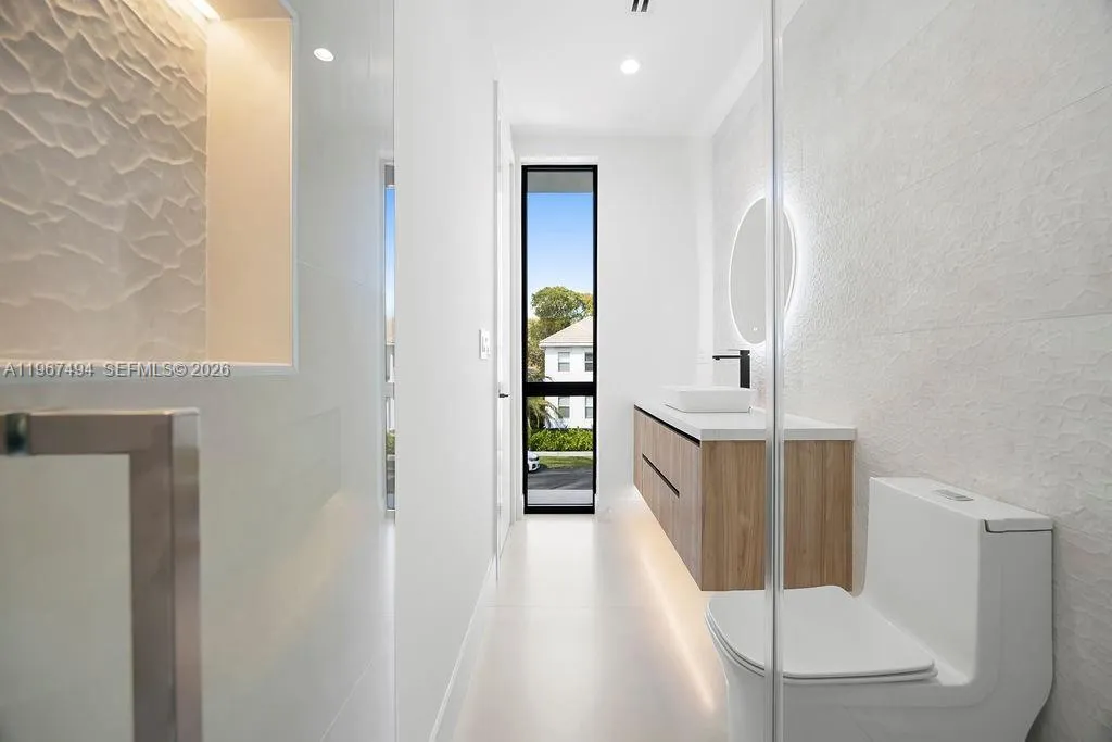 608 SW 16th Ct, Fort Lauderdale FL 33315