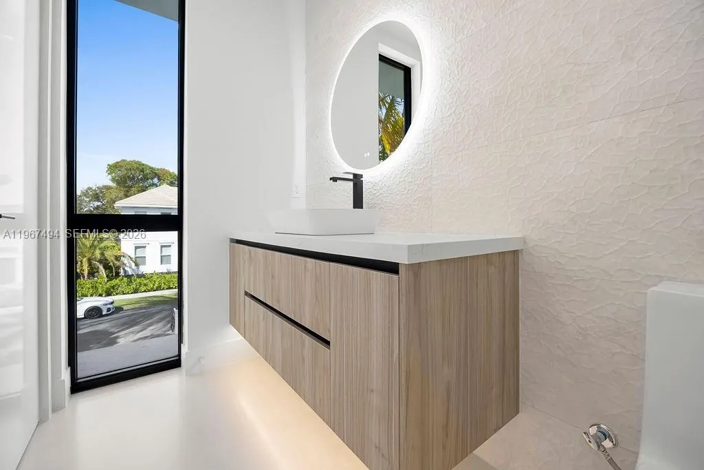 608 SW 16th Ct, Fort Lauderdale FL 33315