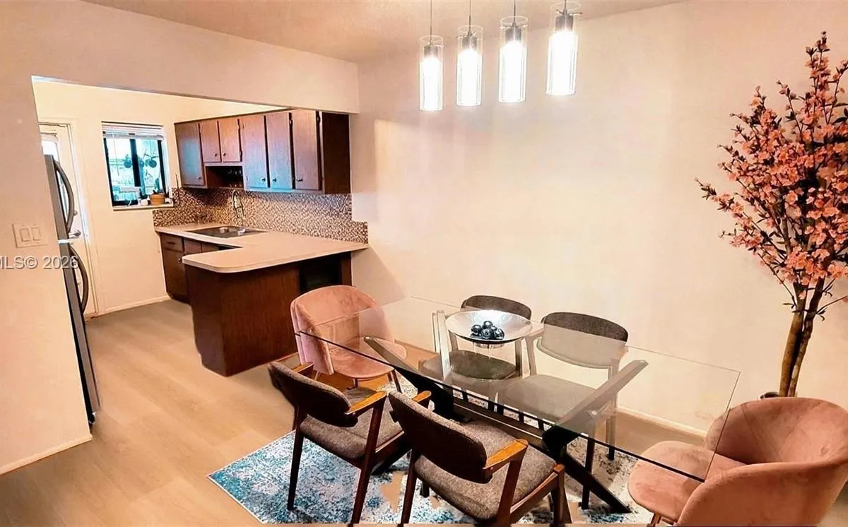 20 SE 12th St, Dania Beach FL 33004