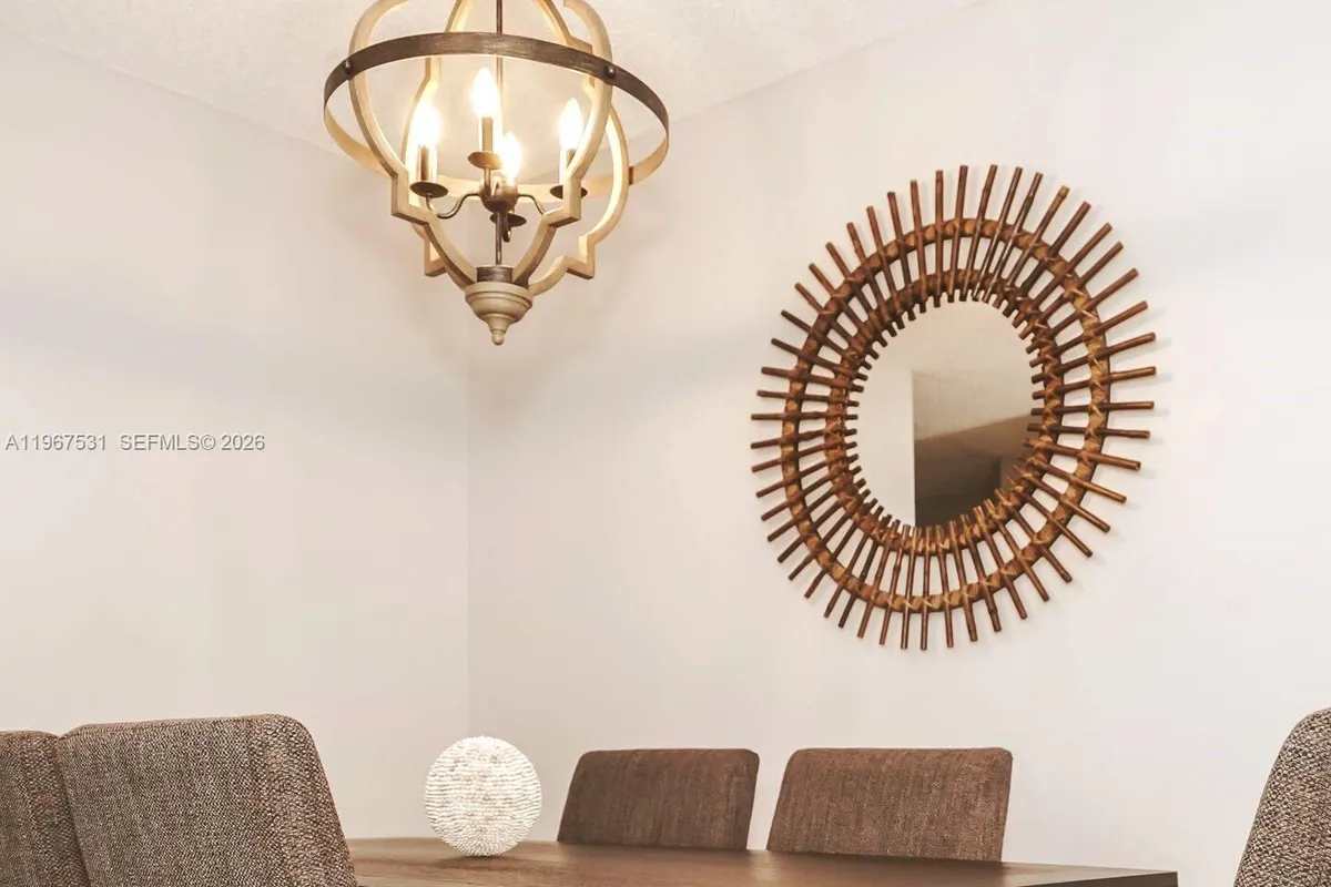 20 SE 12th St, Dania Beach FL 33004