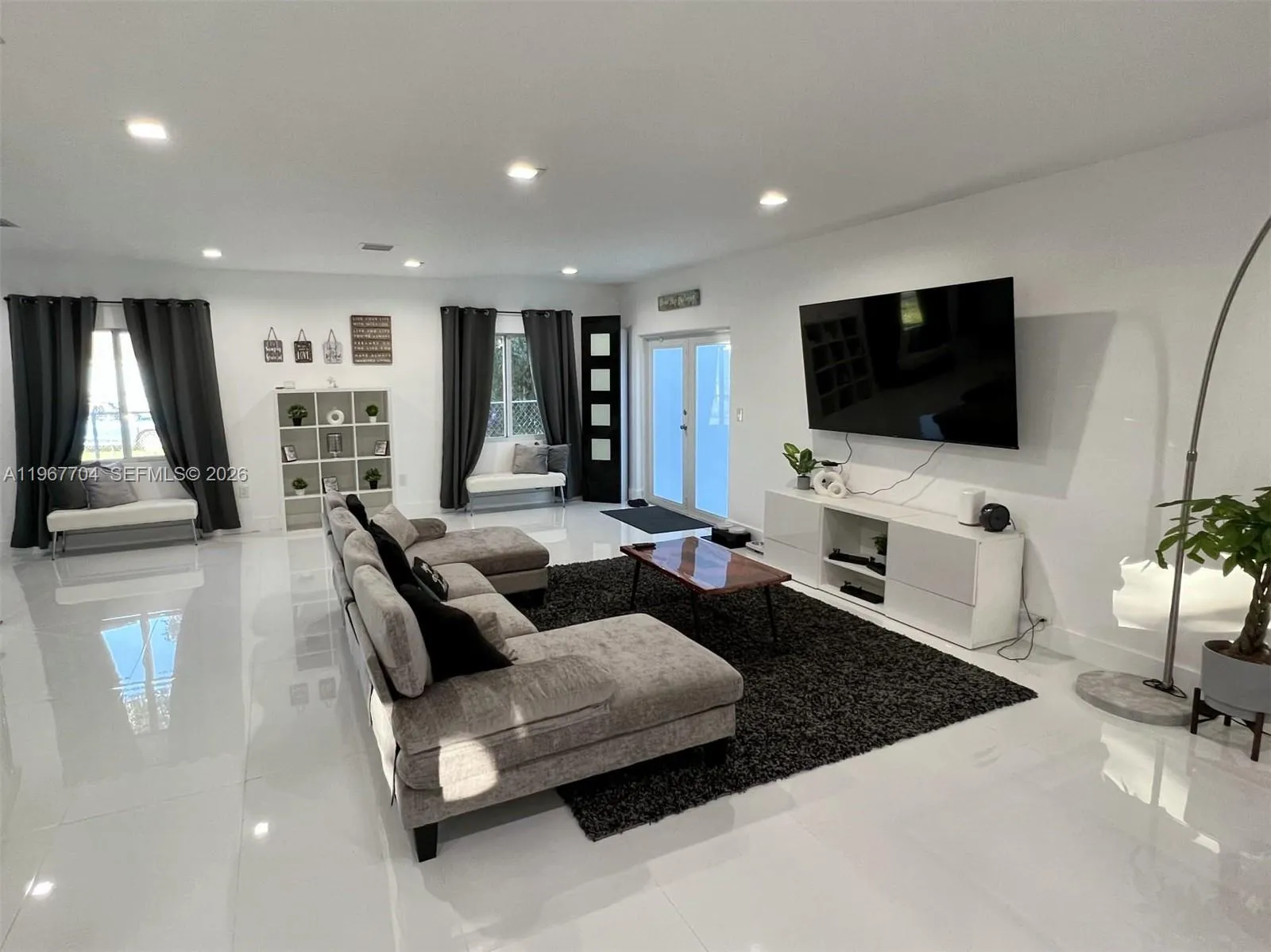 1453 NW 70th St, Miami FL 33147