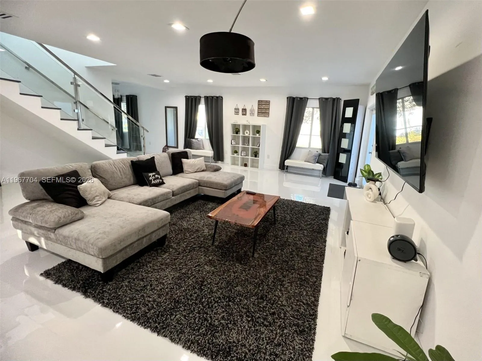 1453 NW 70th St, Miami FL 33147