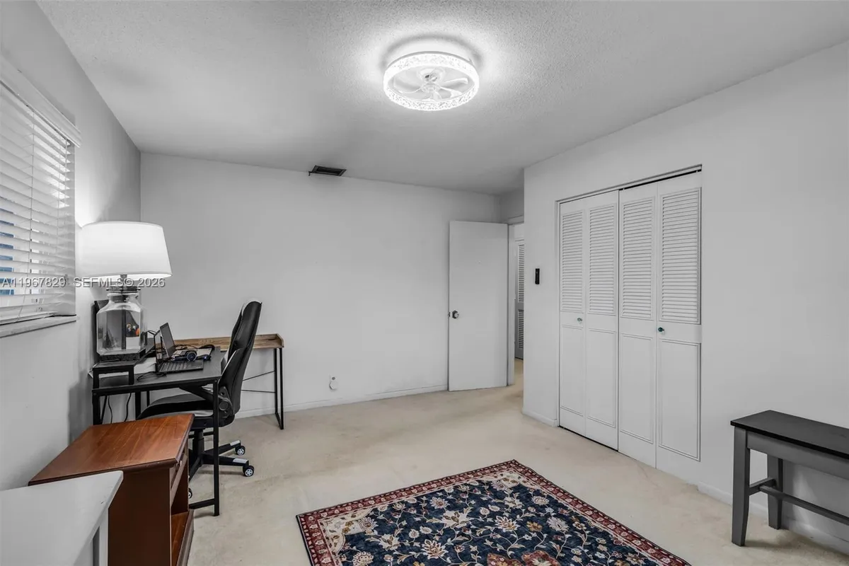 7541 SW 9th St, Plantation FL 33317